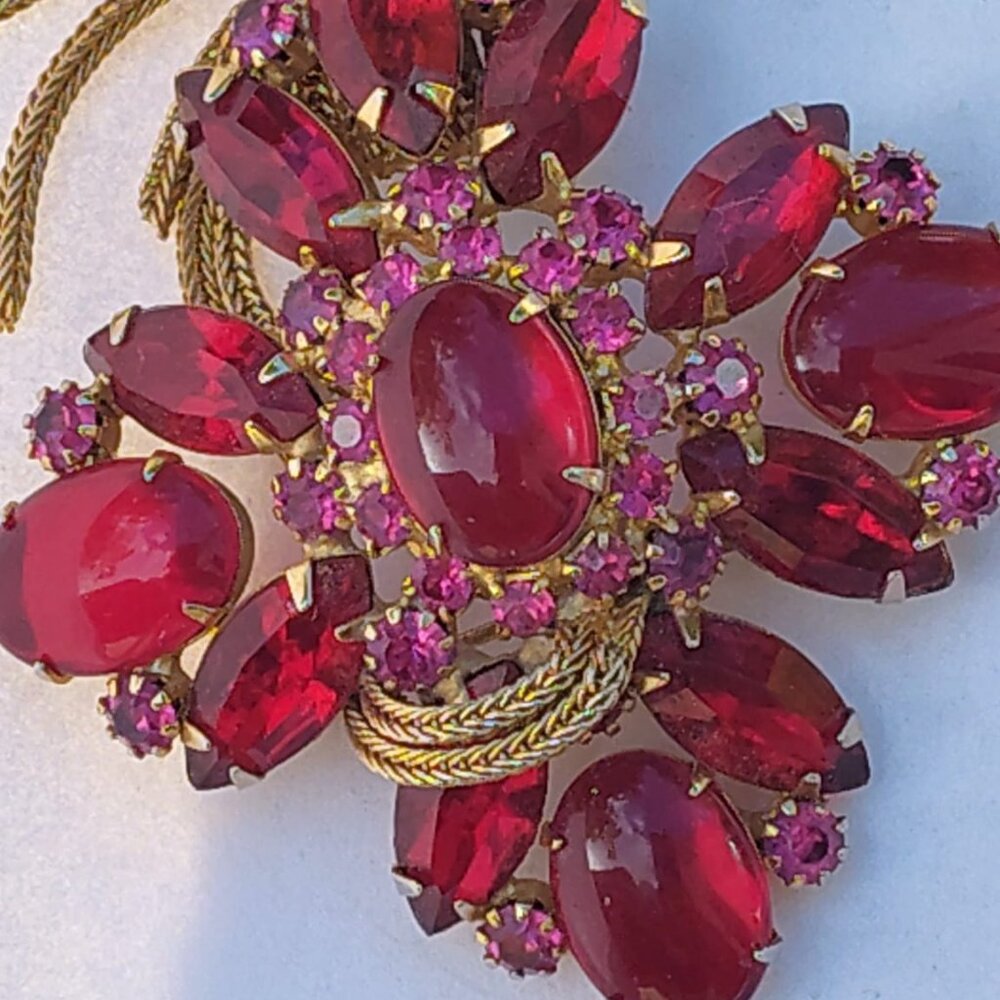 Beautiful Waterface 1940’s sparkling red Rhinestones